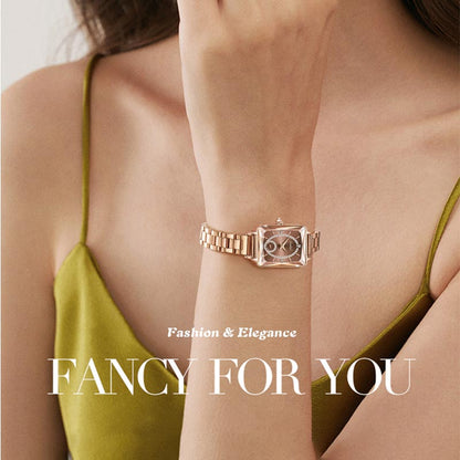 Divatos, szögletes női karóra rozéaranyból, gyémántokkal