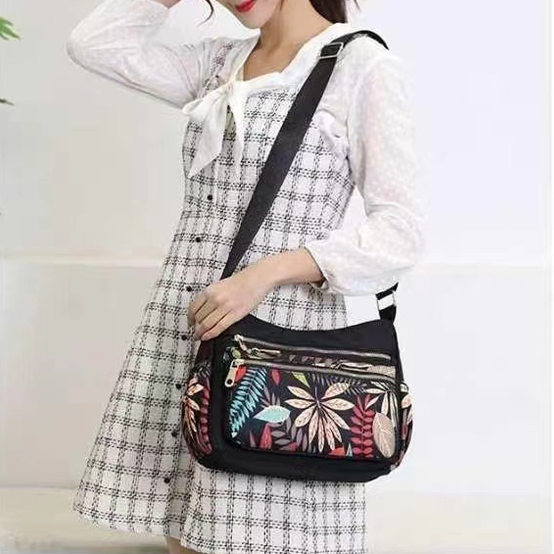 👜Divatos nyomtatott futártáska nagy kapacitással✨